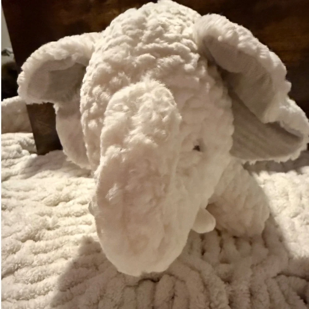 Mary Meyer Marshmallow Zoo Elephant Plush Stuffed Animal Cream Whit Textured Fur
